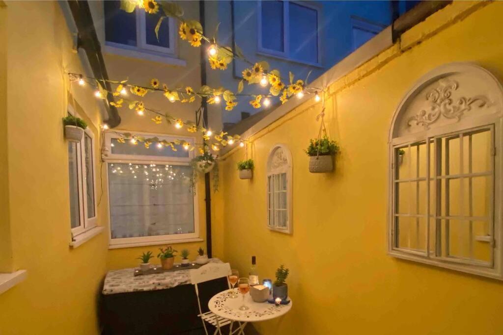 Lilly'S Cottage, Filey, Sleeps 8 Exterior foto