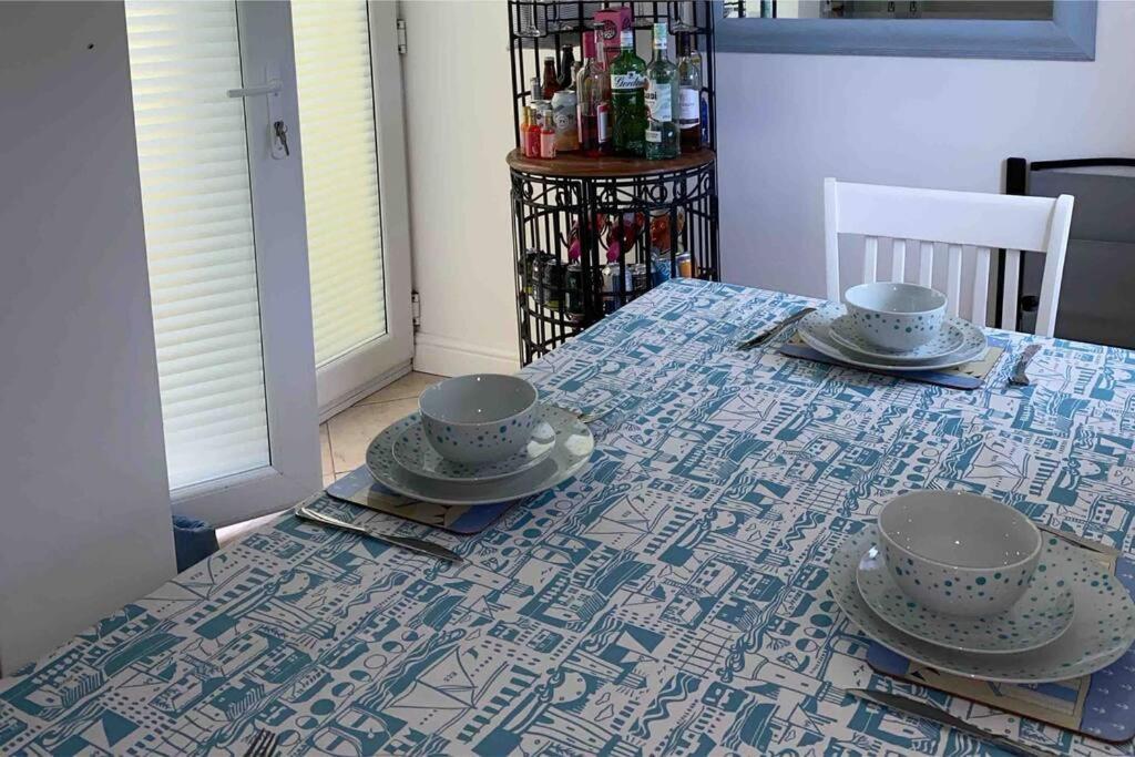 Lilly'S Cottage, Filey, Sleeps 8 Exterior foto